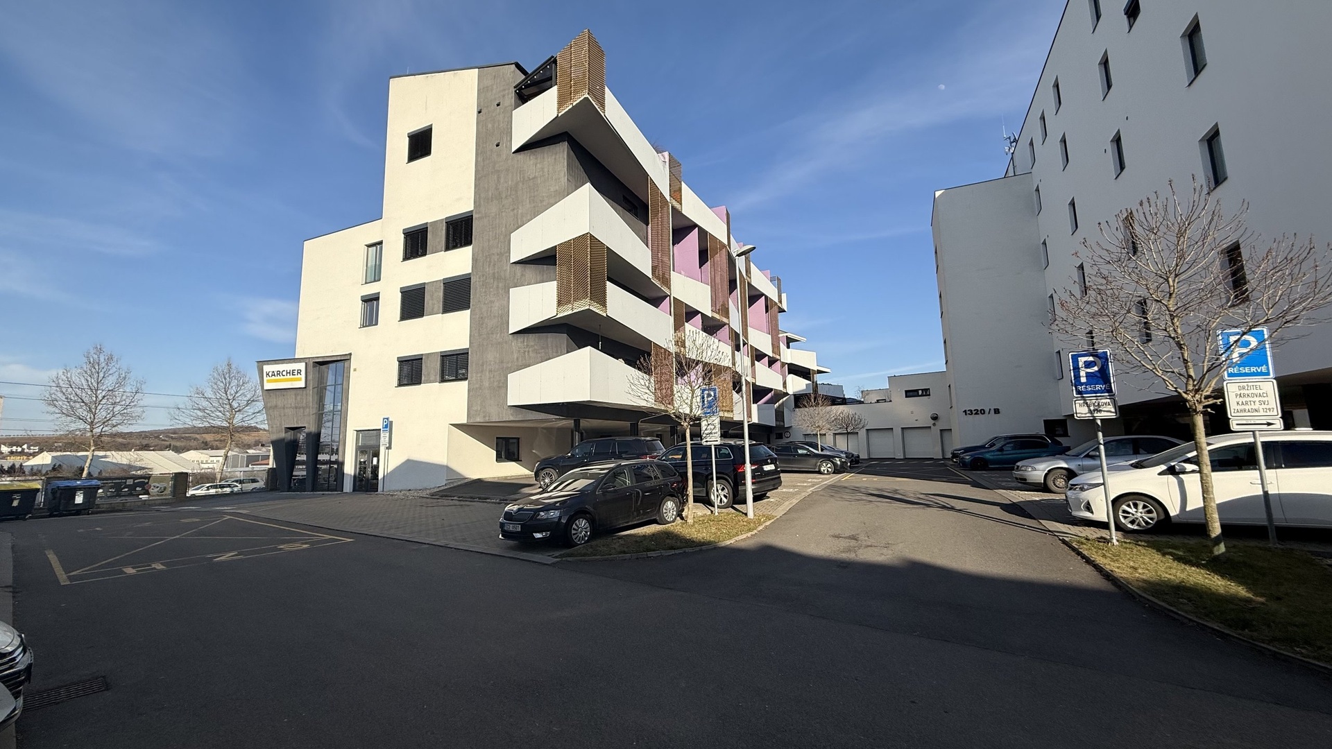 Eichner Pronájem bytu 2+kk, 30 m2, sklep, balkón, parkovací místo, Hřebíčkova, Zlín - Malenovice