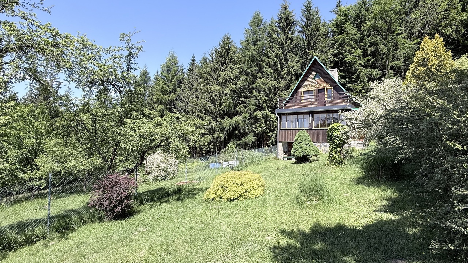 Prodej rekreační chaty 3+1, 139 m2, zahrada, terasa, garáž, Košařiška, Držková