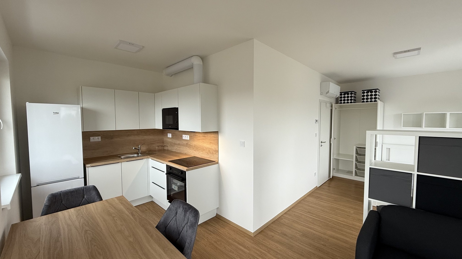 Pronájem nového bytu 1+kk, 32 m2, klimatizace, sklep, rezidence Čechova, Přerov