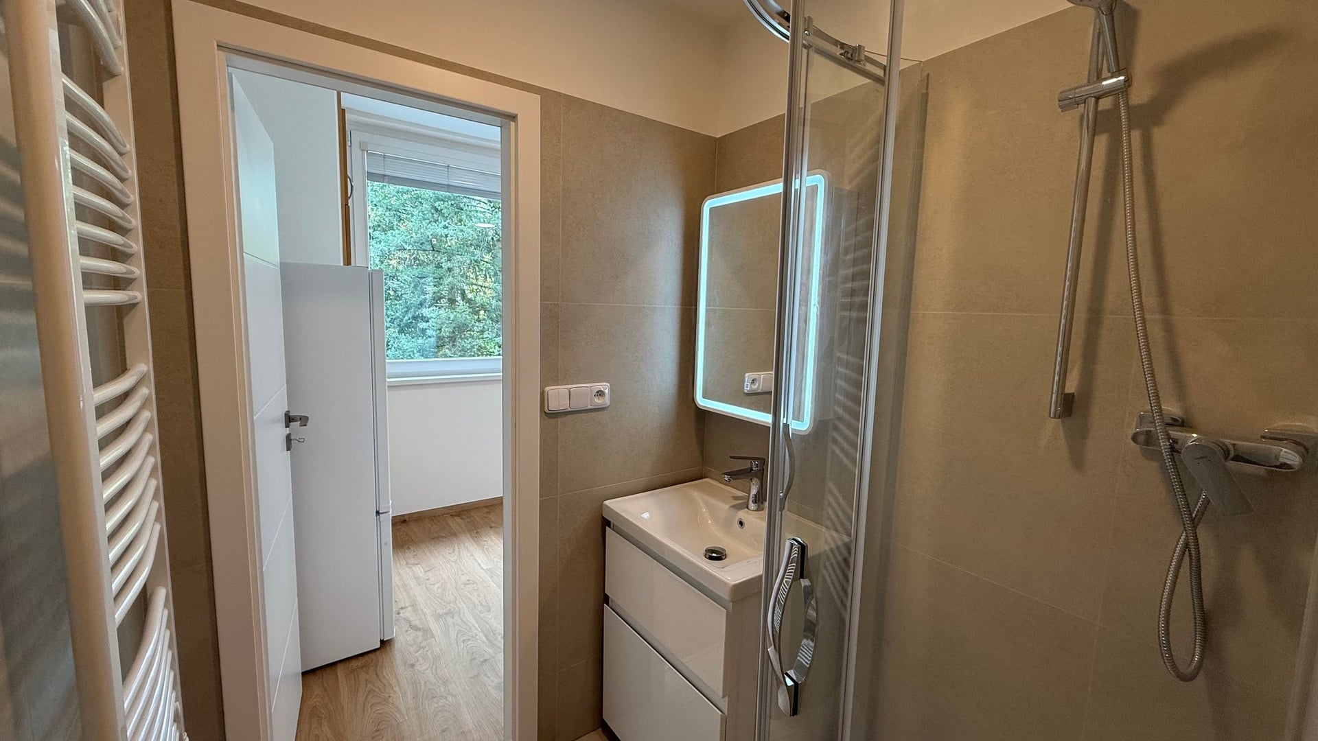 Pronájem zrekonstruovaného bytu 2+1, 56 m2, lodžie, sklep, Kúty, Zlín