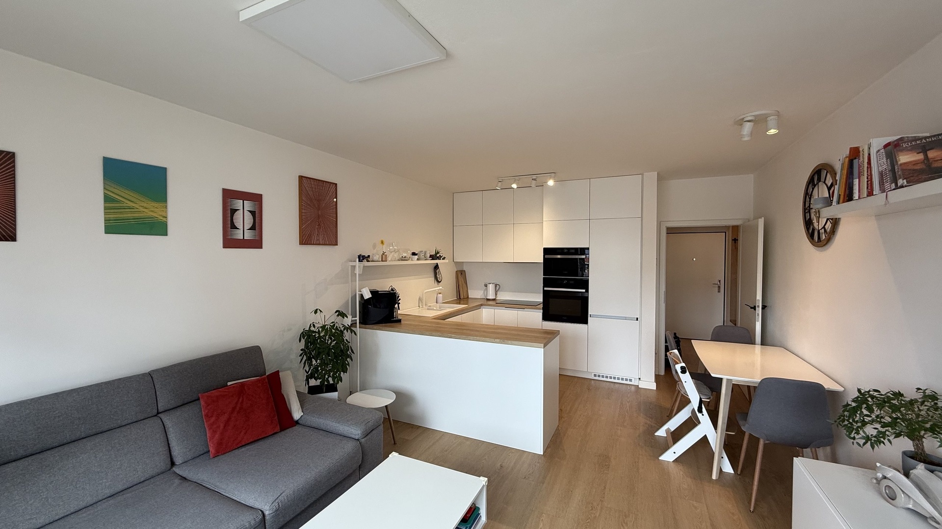 Prodej moderního zděného bytu 2+kk, 53 m2, lodžie, sklep, Zelinova, Zlín