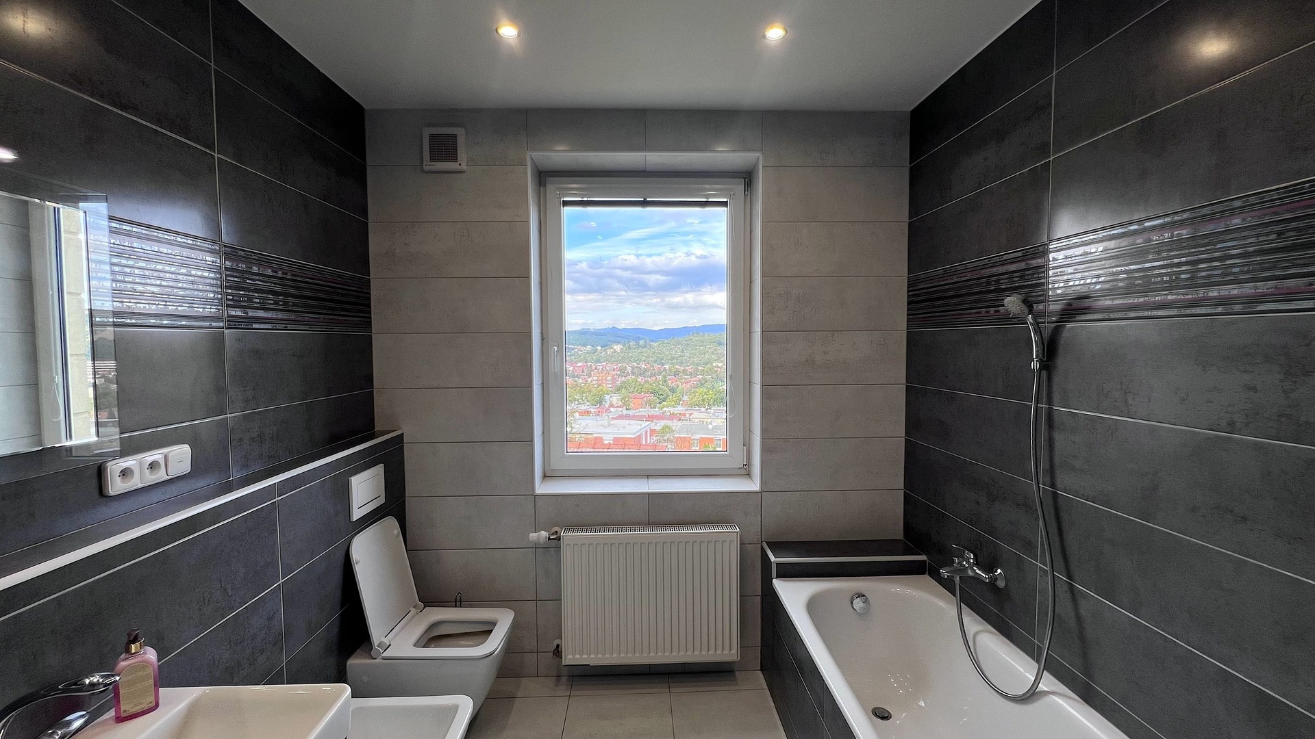Prodej RD 4+kk, 148 m², zahrada 543 m², terasa 60 m², balkón, sklep, Lesní čtvrť, Zlín