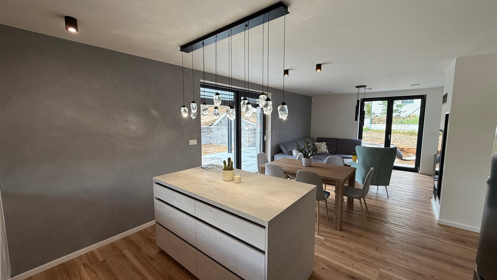 Prodej novostavby RD 5+kk,  184 m2, zahrada 719 m2, parkování, Panenské Břežany, Praha-východ