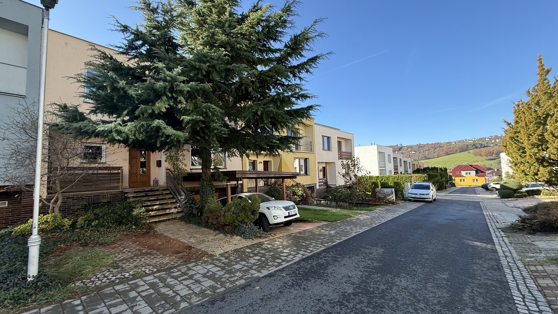 Prodej RD 6+kk, 235 m2, Nivy II, Pozlovice, zahrada, garáž, 2x parkovací místo, Luhačovice