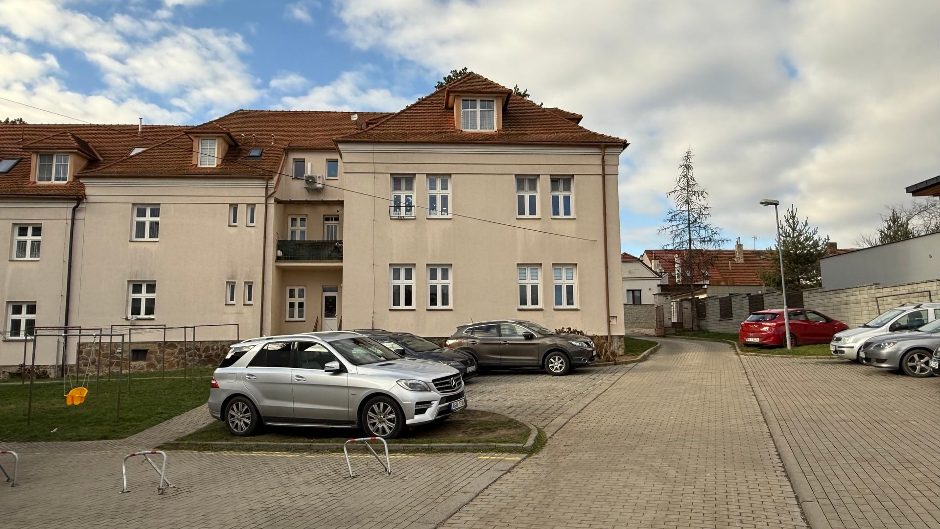 Prodej cihlového bytu 3+kk, 62 m2, sklep, parkování, centrum, Uherský Brod