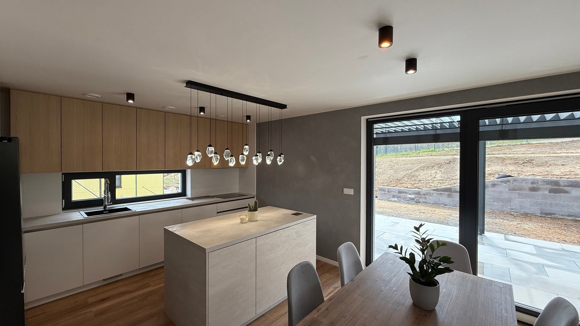Prodej novostavby RD 5+kk, 184 m2, zahrada 719 m2, parkování, Panenské Břežany, Praha-východ