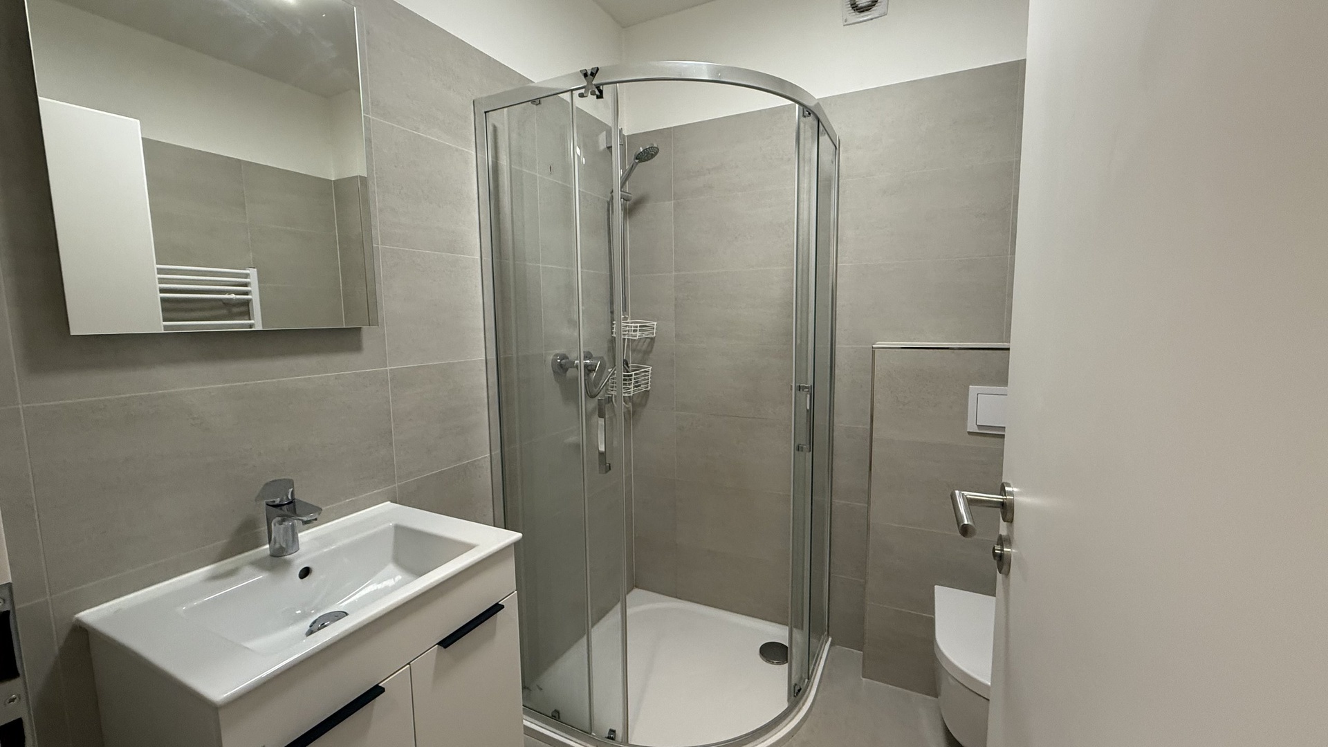 Pronájem bytu 2+kk, 32 m2, sklep, balkón, parkovací místo, Hřebíčkova, Zlín - Malenovice