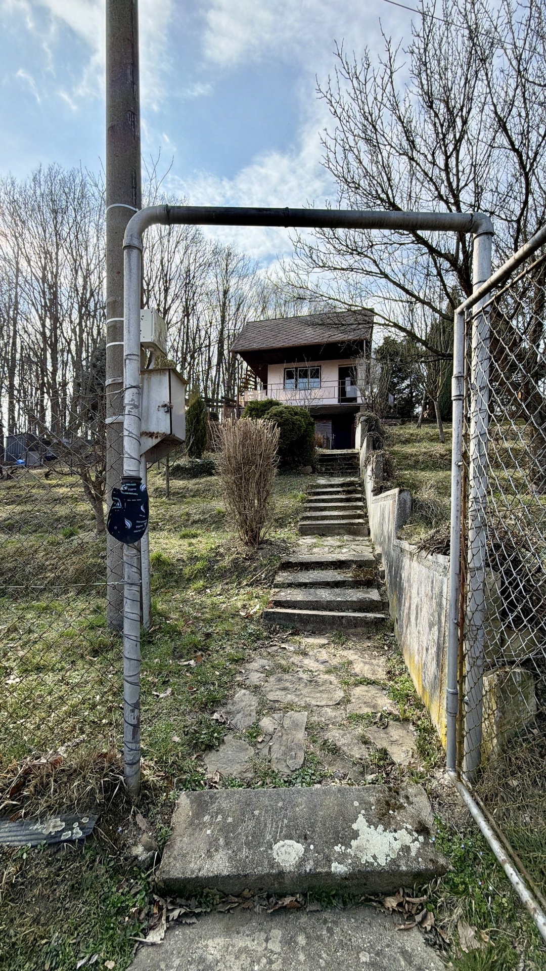 Prodej chaty 3+kk, 57 m², balkon, sklep, pergola, zahrada, Březnice u Zlína