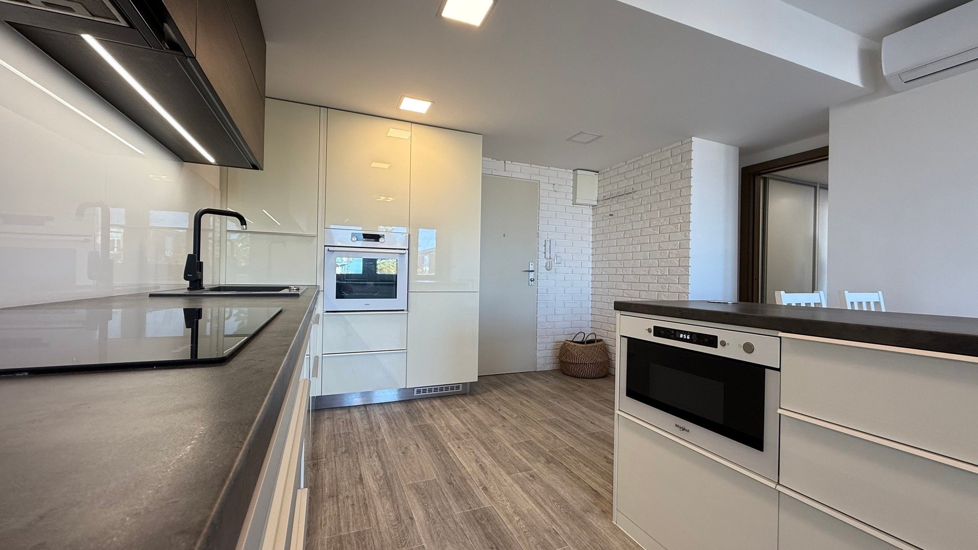 Eichner Prodej bytu 3+kk, 79 m2, balkón, klimatizace, sklep, Kolektivní dům, Zlín