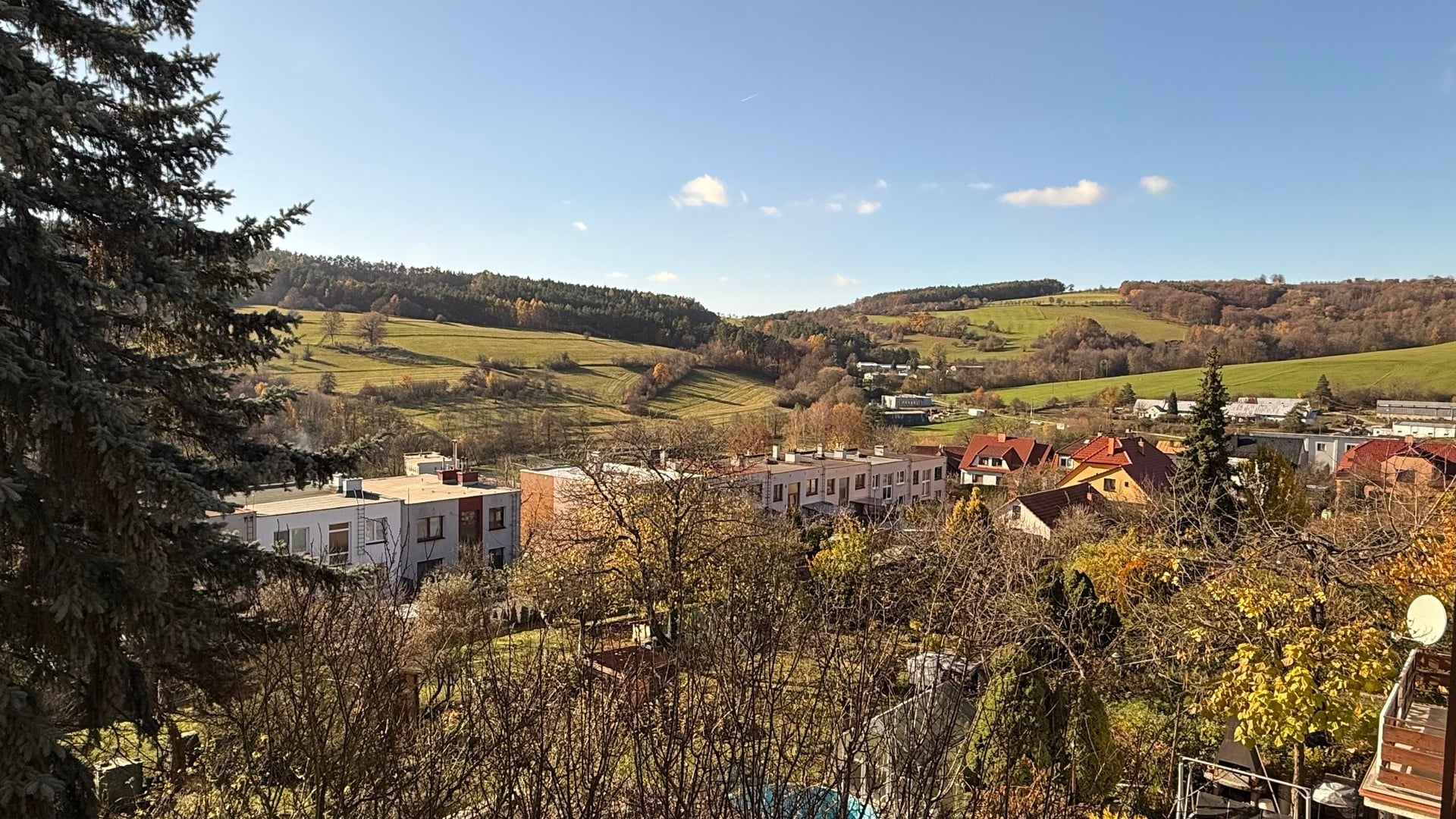 Prodej RD 6+kk, 235 m2, Nivy II, Pozlovice, zahrada, garáž, 2x parkovací místo, Luhačovice