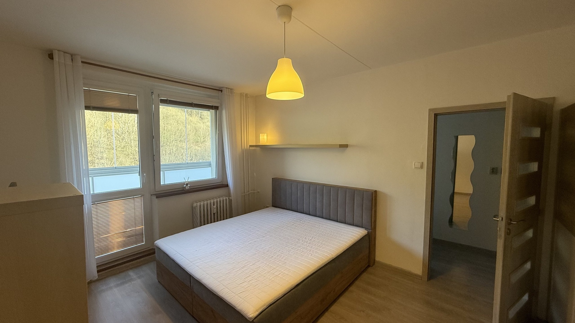 Pronájem zrekonstruovaného bytu 1+1, 31 m2, lodžie, sklep, Dolní Jasenka, Vsetín