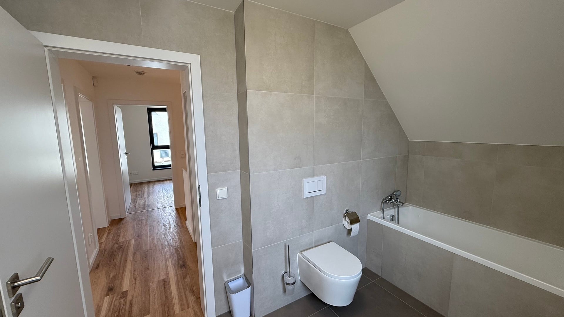 Prodej novostavby RD 5+kk, 184 m2, zahrada 719 m2, parkování, Panenské Břežany, Praha-východ
