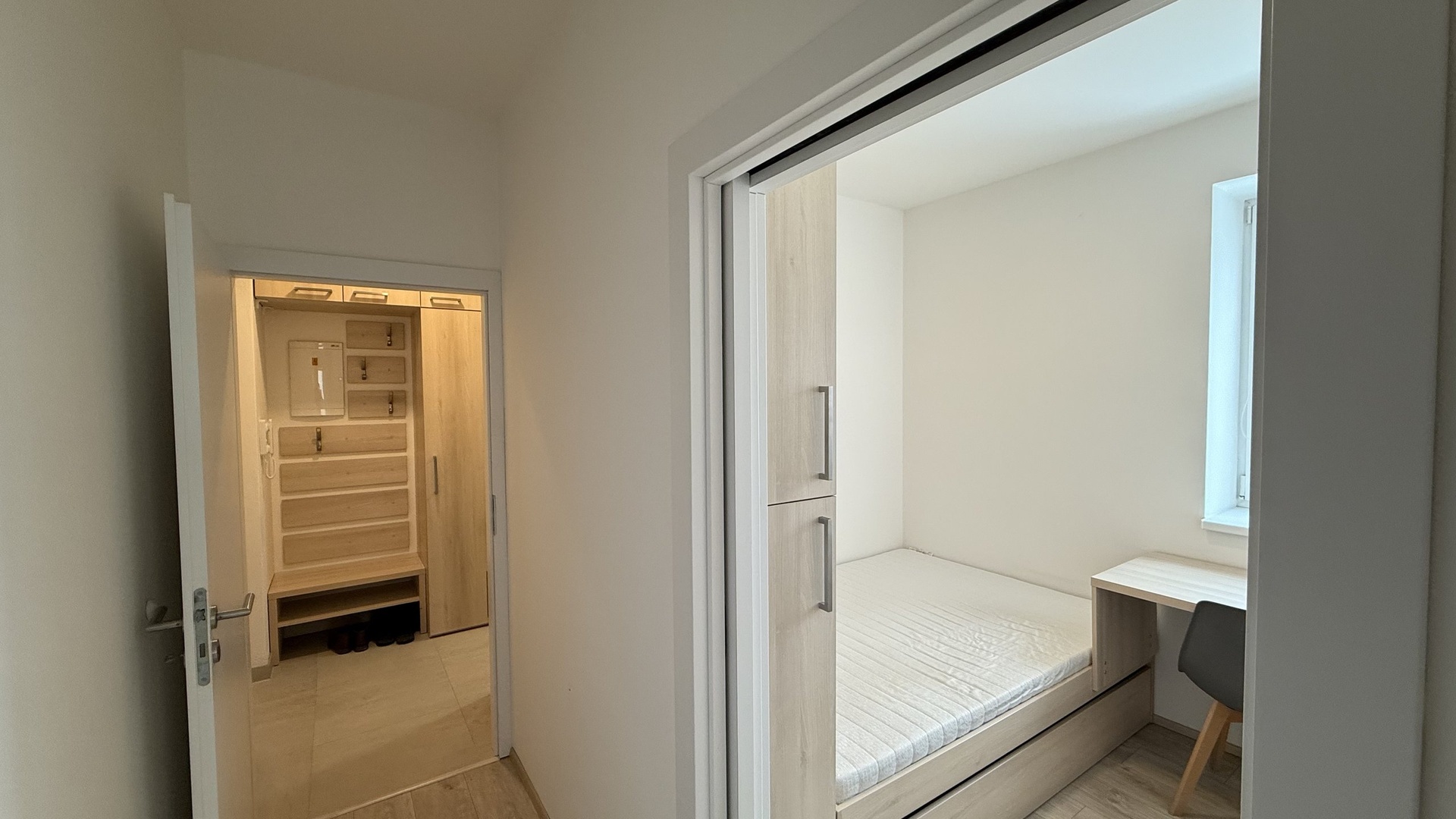 Pronájem bytu 2+kk, 30 m2, sklep, balkón, parkovací místo, Hřebíčkova, Zlín - Malenovice