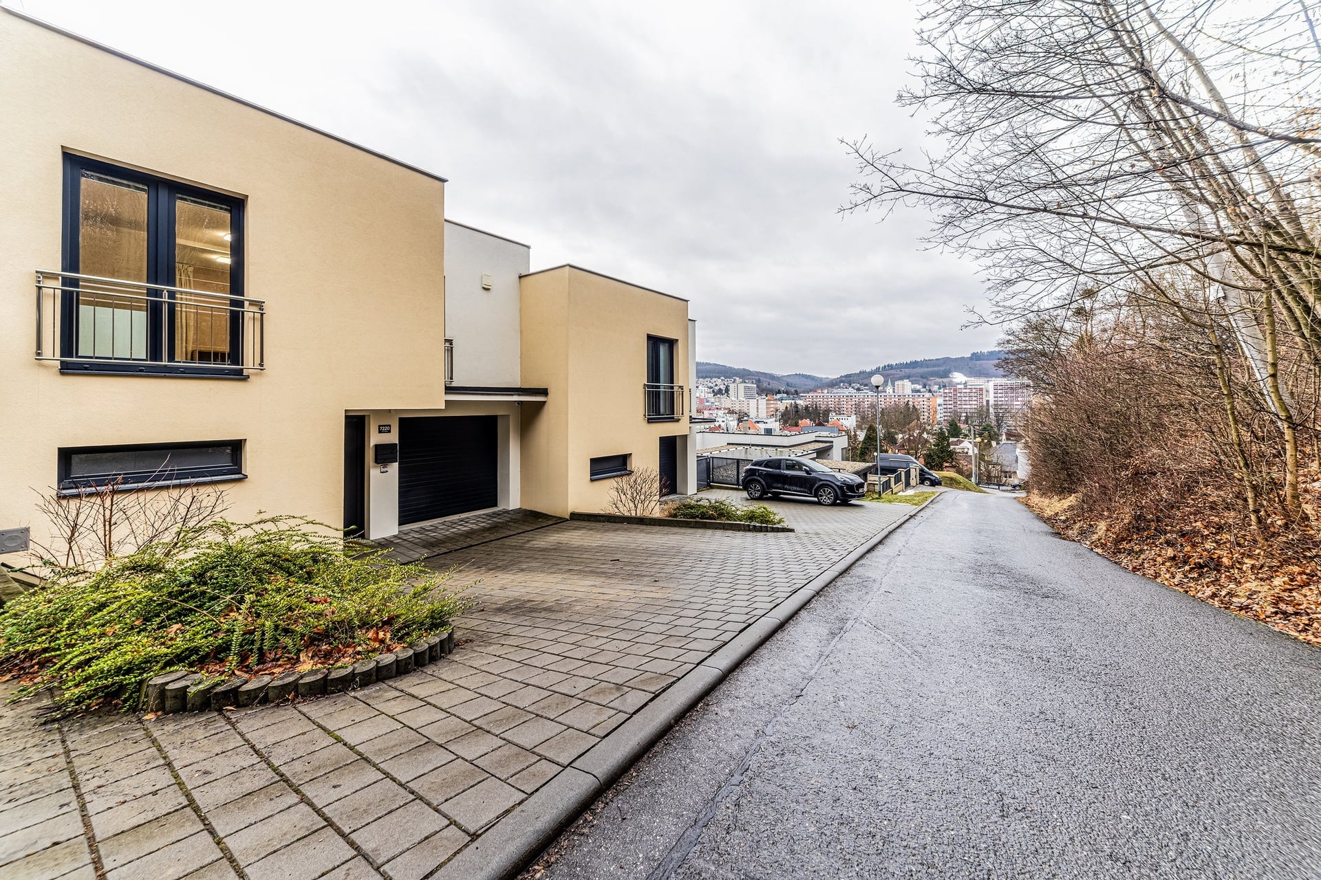 Pronájem RD 6+2, 234 m2, zahrada, terasa, lodžie, garáž, parkování, Pod Stráněmi, Zlín