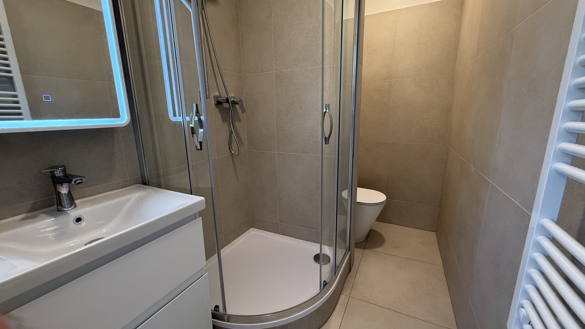 Pronájem zrekonstruovaného bytu 2+1, 56 m2, lodžie, sklep, Kúty, Zlín