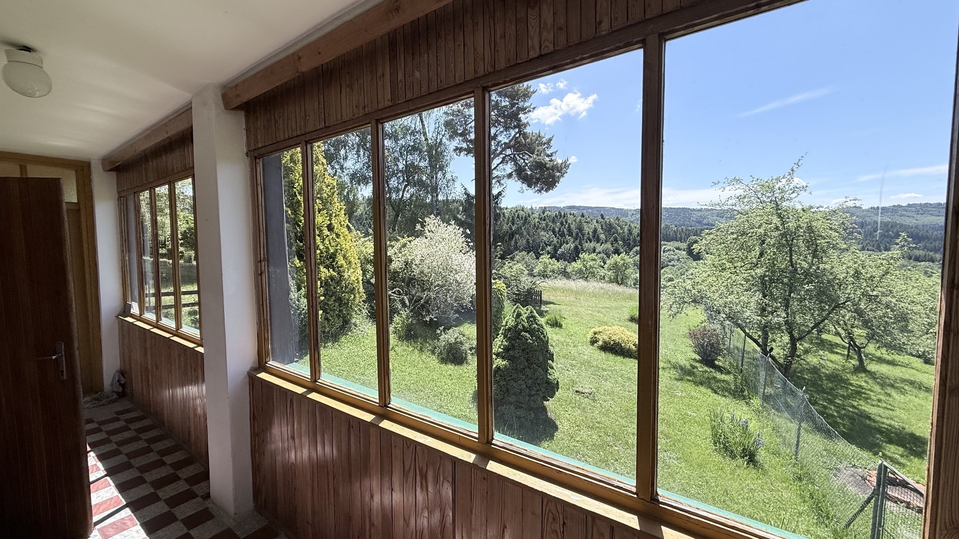 Prodej rekreační chaty 3+1, 139 m2, zahrada, terasa, garáž, Košařiška, Držková