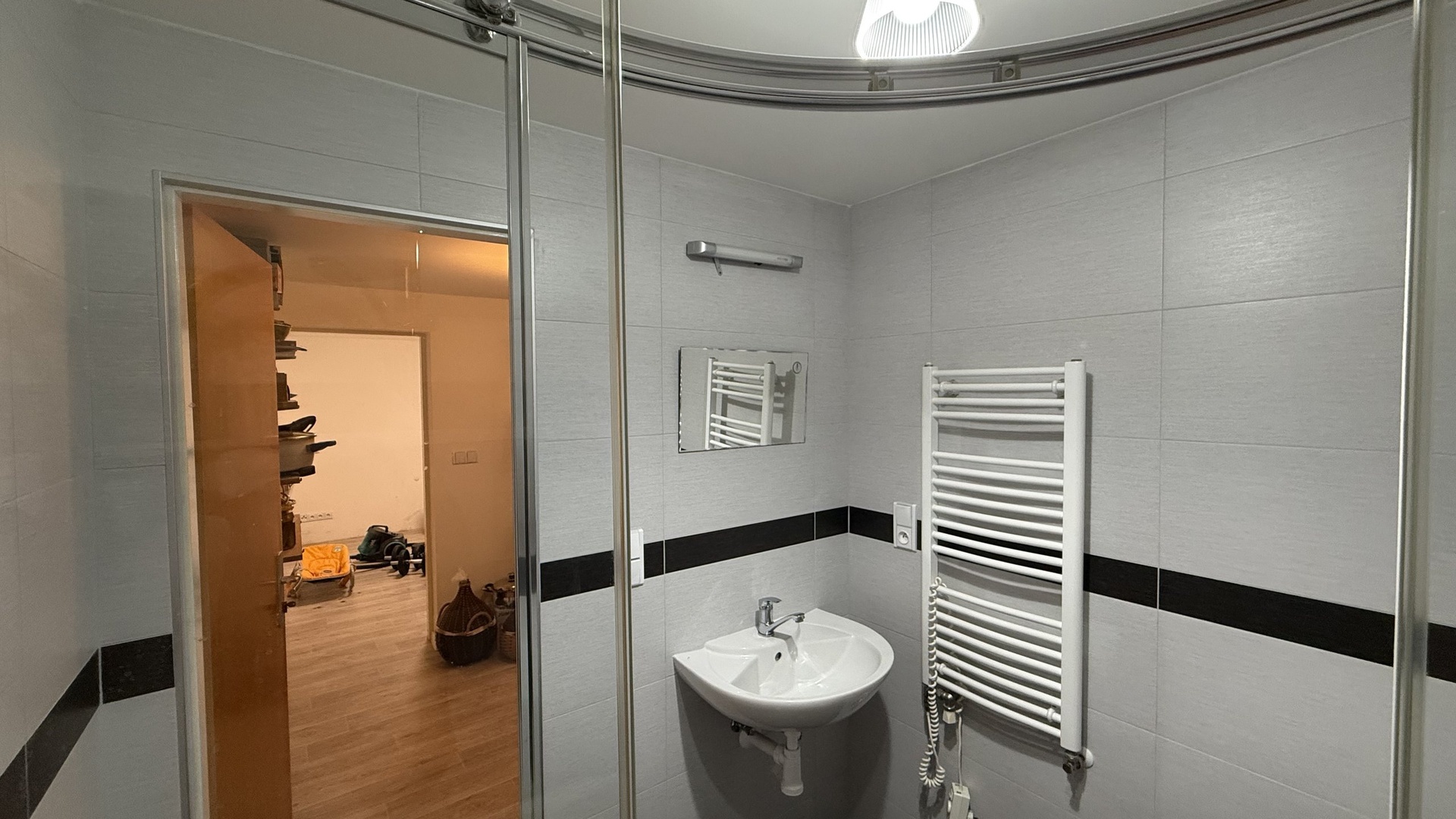 Prodej baťovského domku 4+kk, 109 m2, terasa, přístavba, sklep, parkovací stání, vlastní pozemek, Příkrá, Zlín