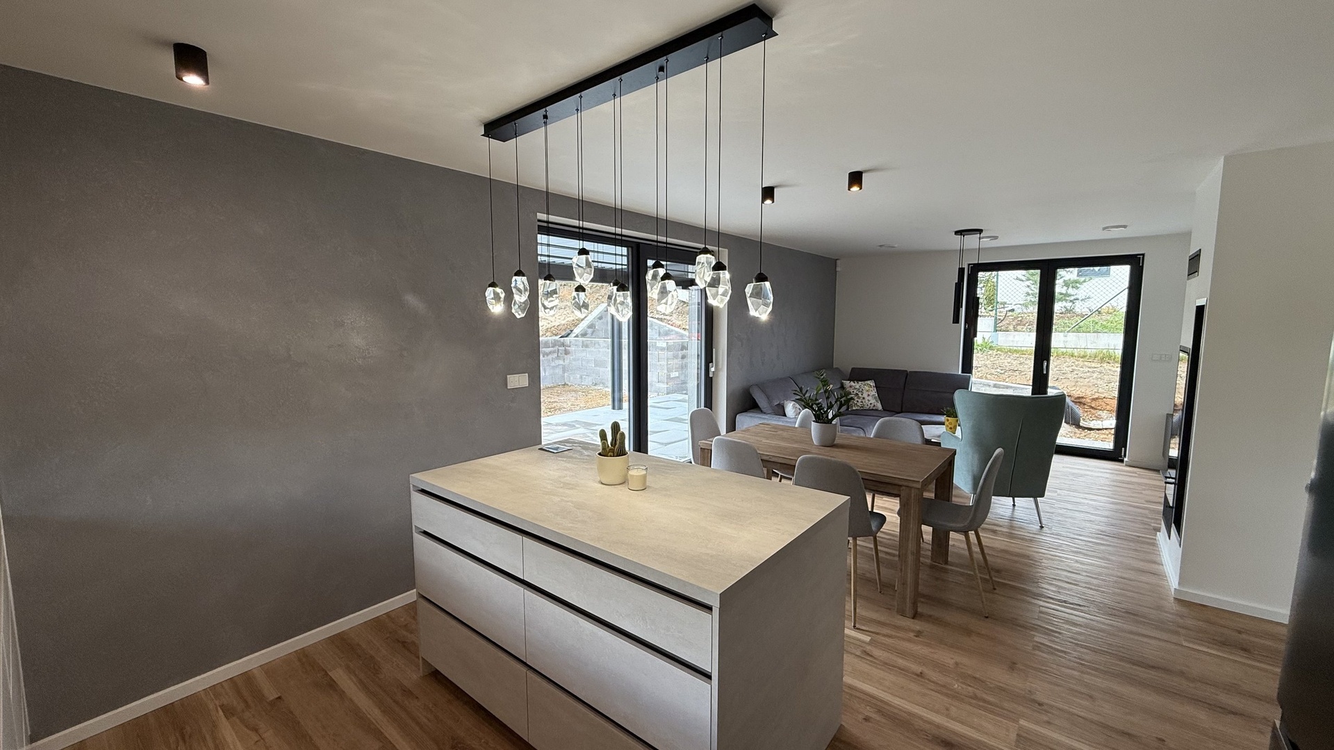 Prodej novostavby RD 5+kk, 184 m2, zahrada 719 m2, parkování, Panenské Břežany, Praha-východ