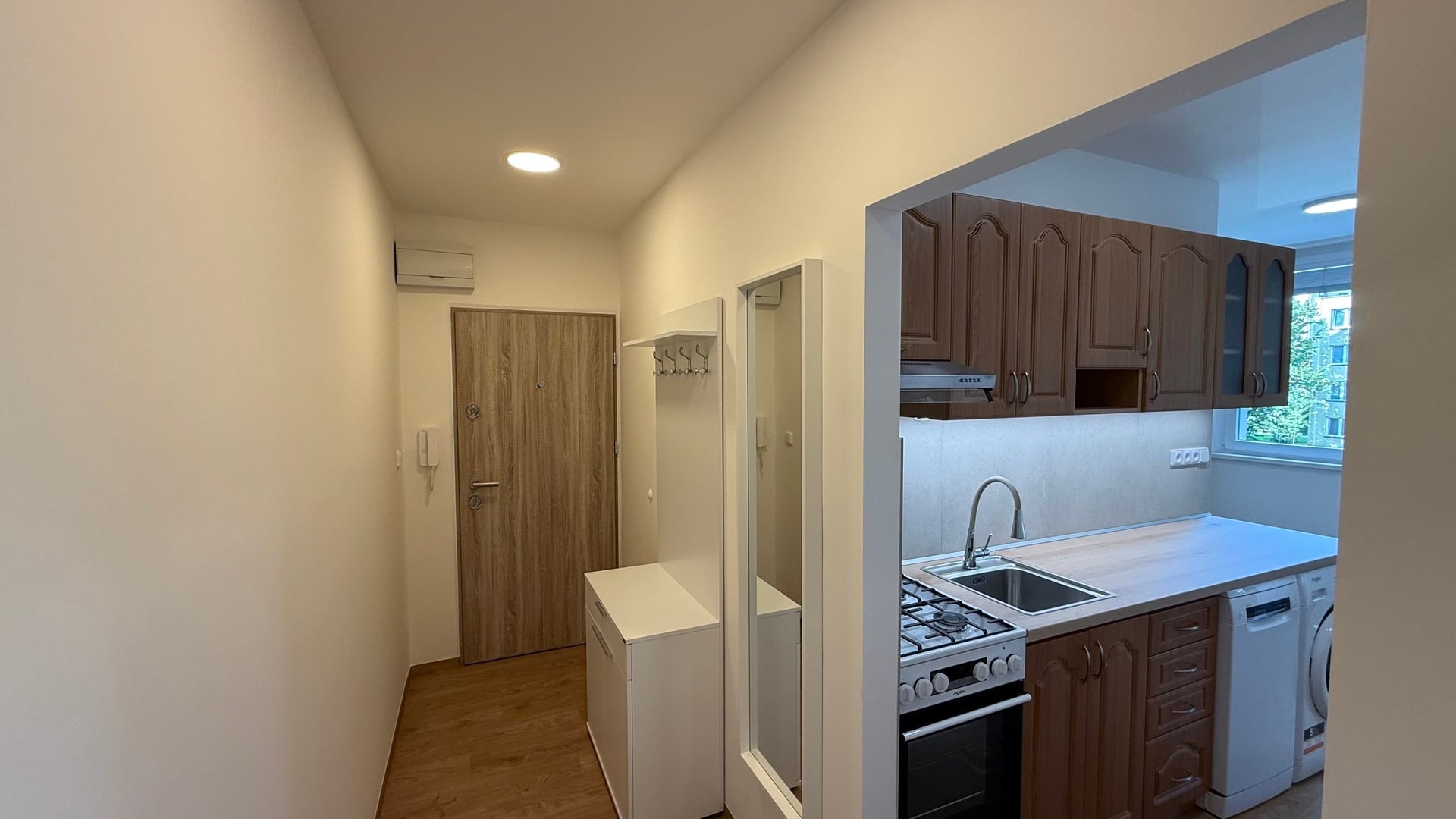 Eichner Pronájem zrekonstruovaného bytu 2+1, 56 m2, lodžie, sklep, Kúty, Zlín