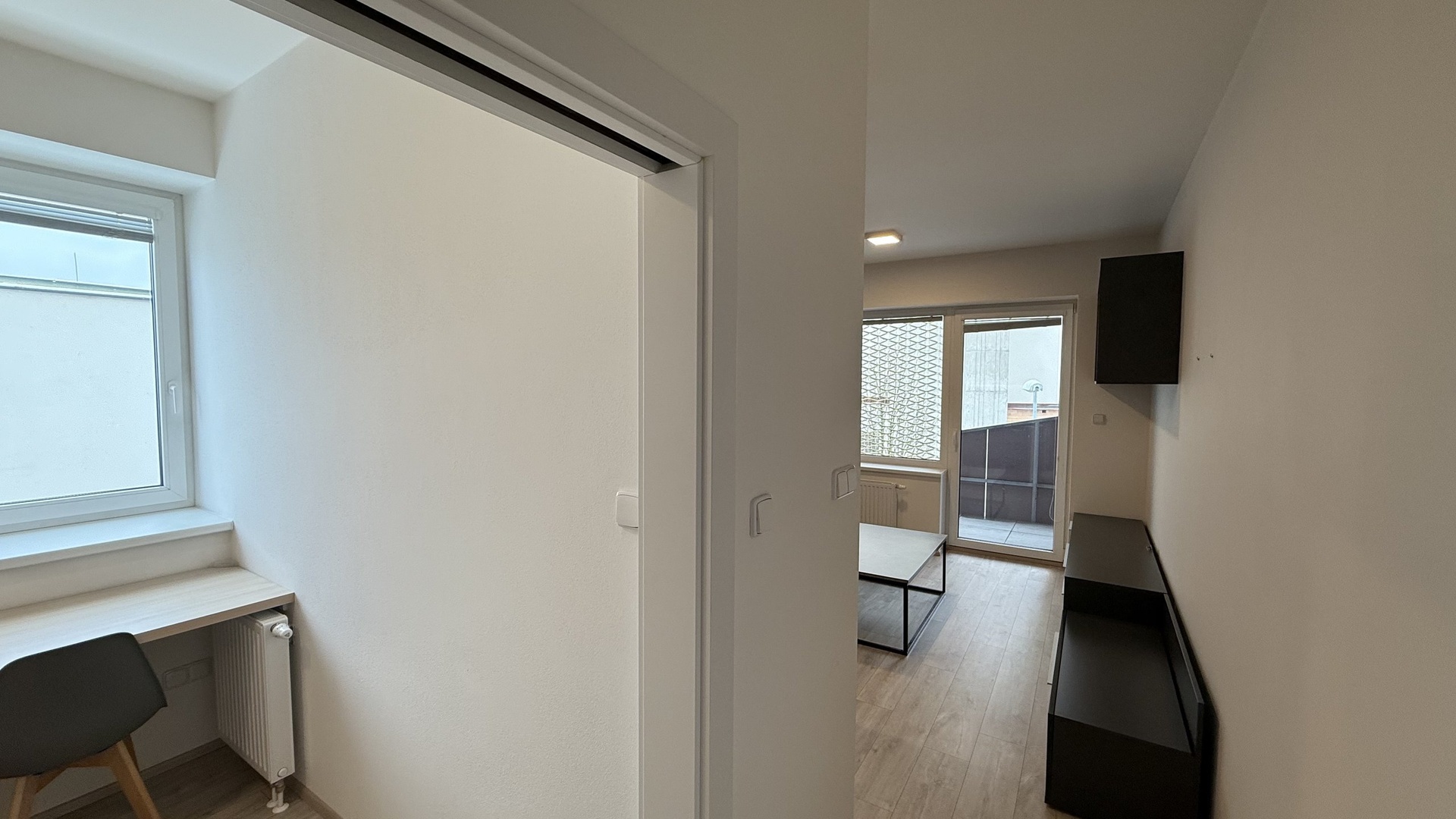 Pronájem bytu 2+kk, 32 m2, sklep, balkón, parkovací místo, Hřebíčkova, Zlín - Malenovice