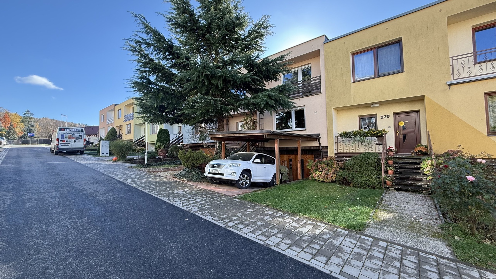 Prodej RD 6+kk, 235 m2, Nivy II, Pozlovice, zahrada, garáž, 2x parkovací místo, Luhačovice