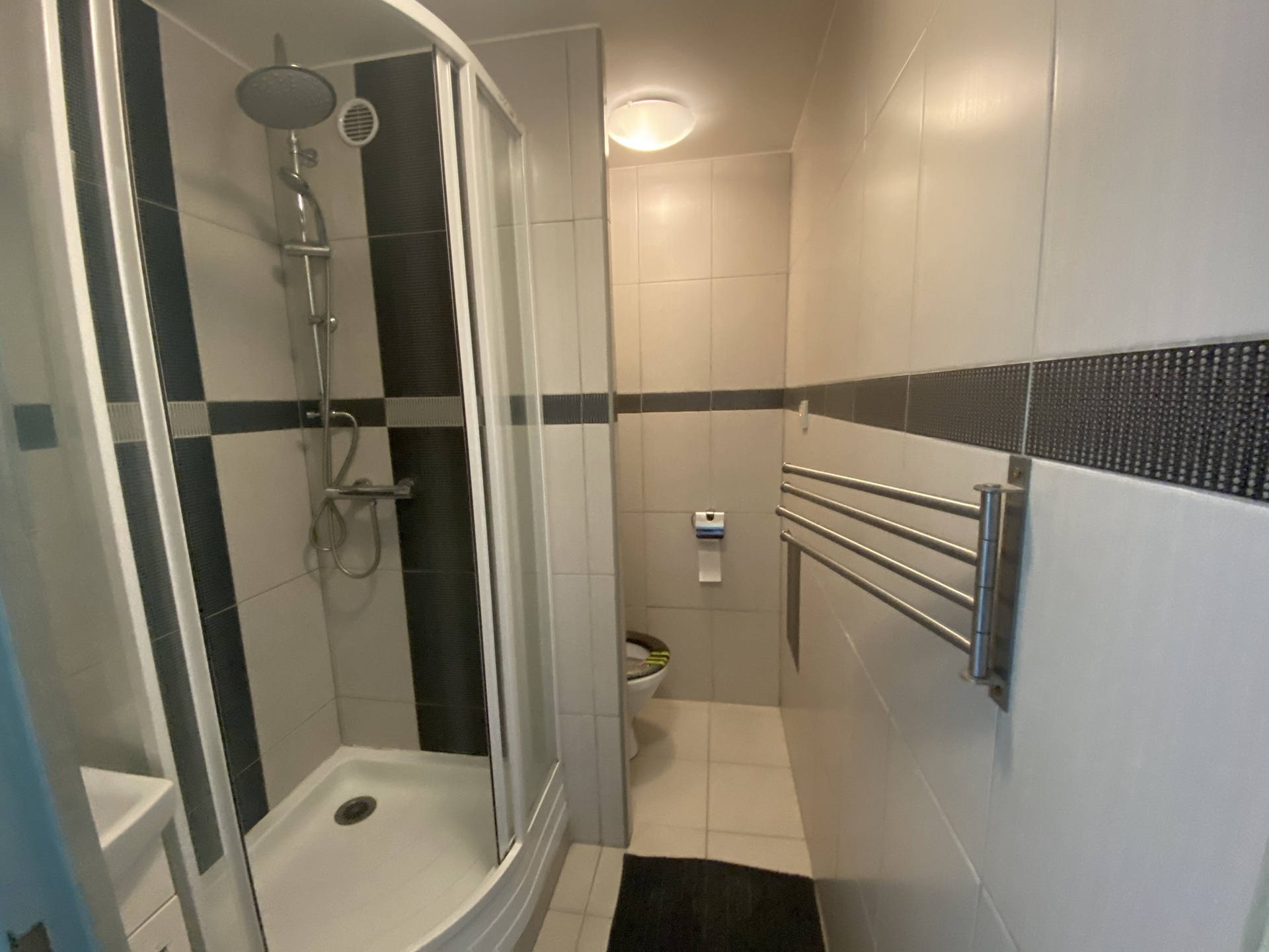 Pronájem zrekonstruovaného bytu 1+1, 31 m2, lodžie, sklep, Dolní Jasenka, Vsetín