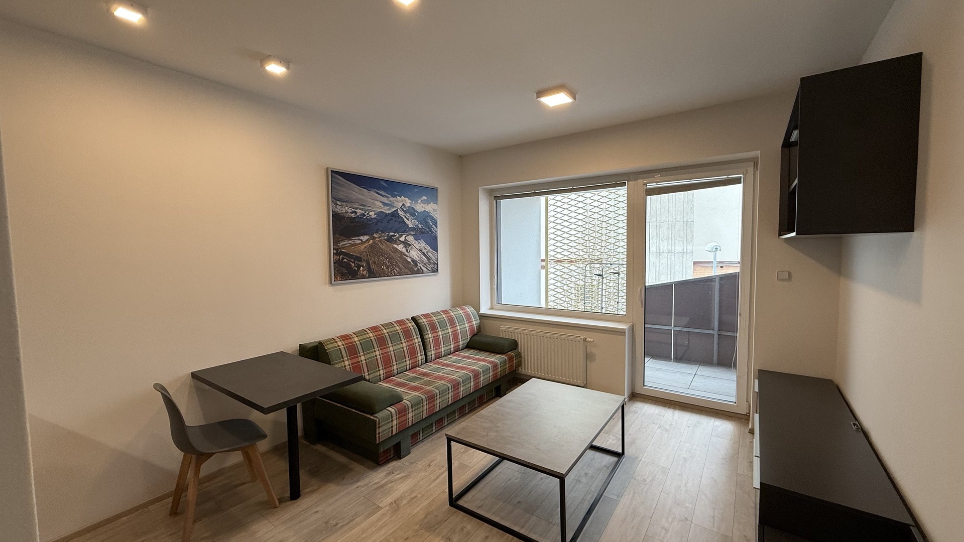 Pronájem bytu 2+kk, 32 m2, sklep, balkón, parkovací místo, Hřebíčkova, Zlín - Malenovice