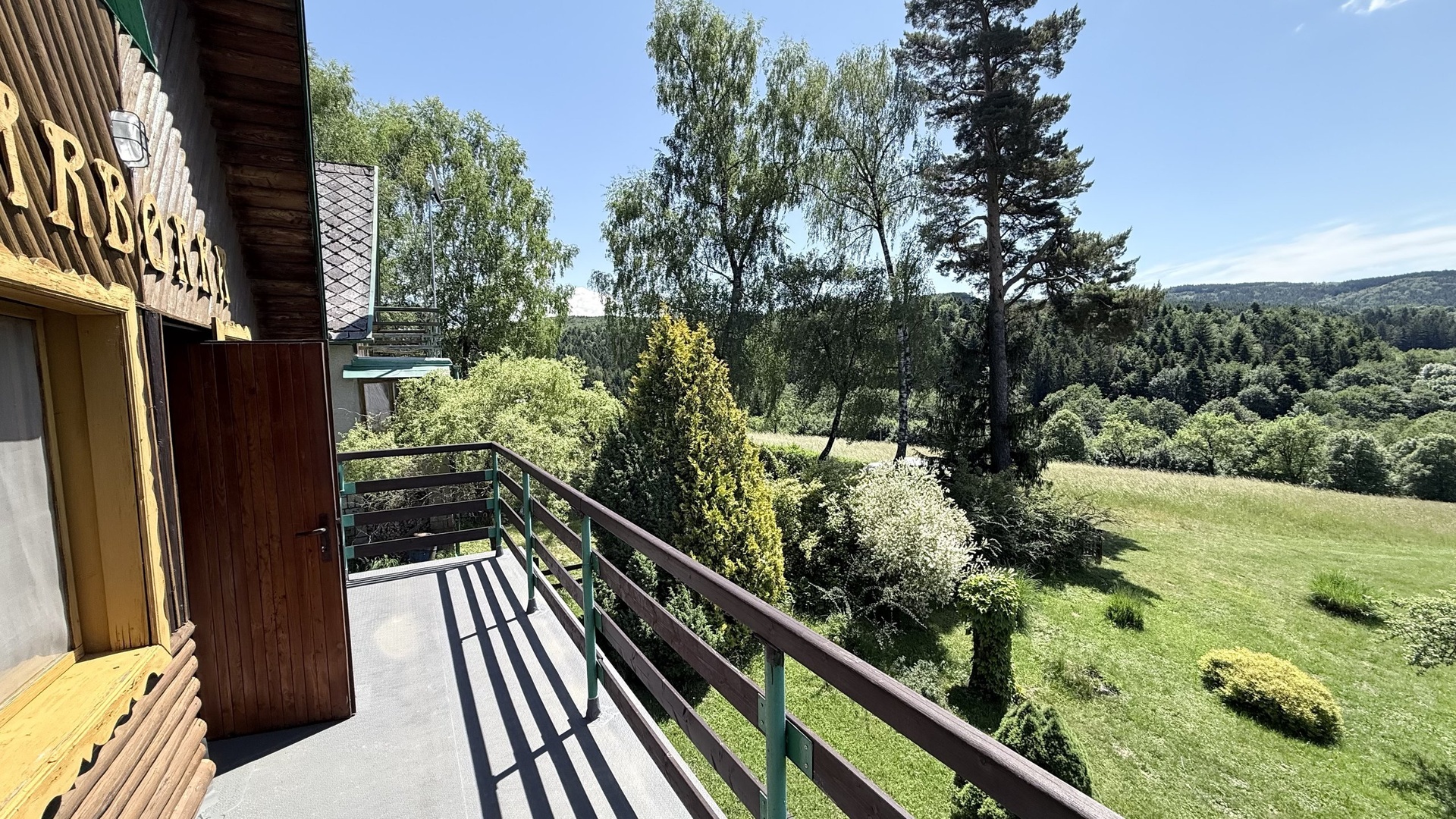 Prodej rekreační chaty 3+1, 139 m2, zahrada, terasa, garáž, Košařiška, Držková