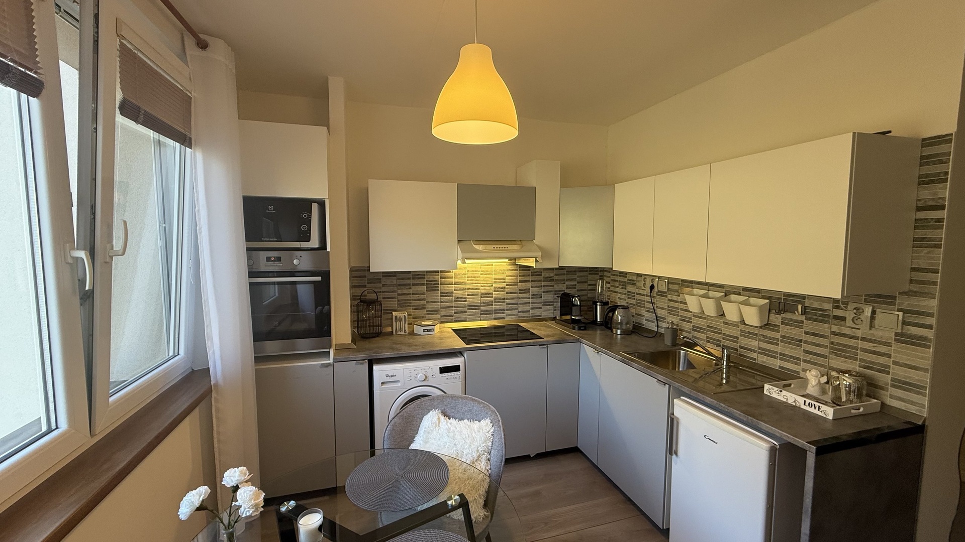 Pronájem zrekonstruovaného bytu 1+1, 31 m2, lodžie, sklep, Dolní Jasenka, Vsetín