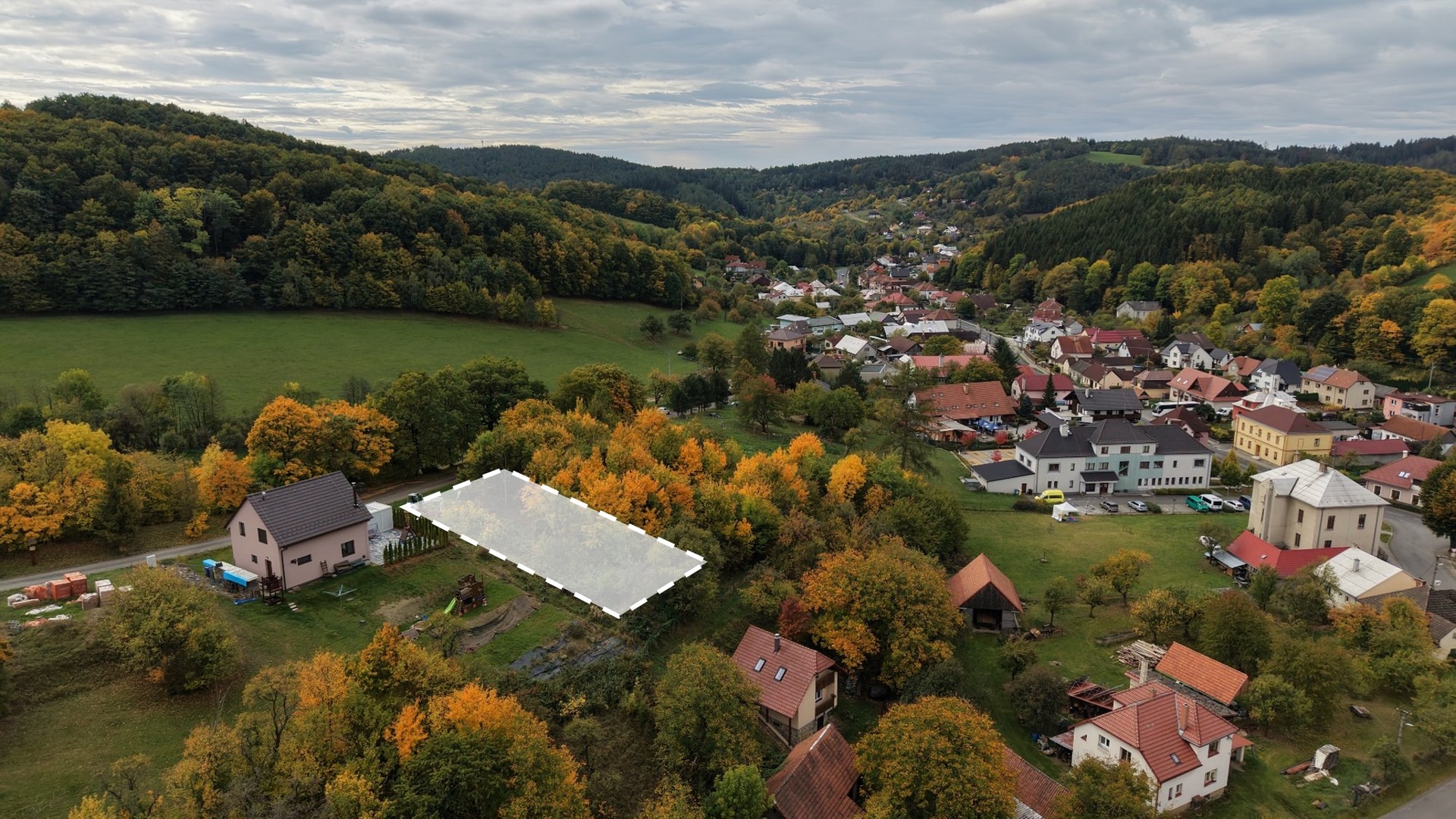 Prodej stavebního pozemku 750 m2, kompletně zasíťováno, Kašava, Hostýnské vrchy