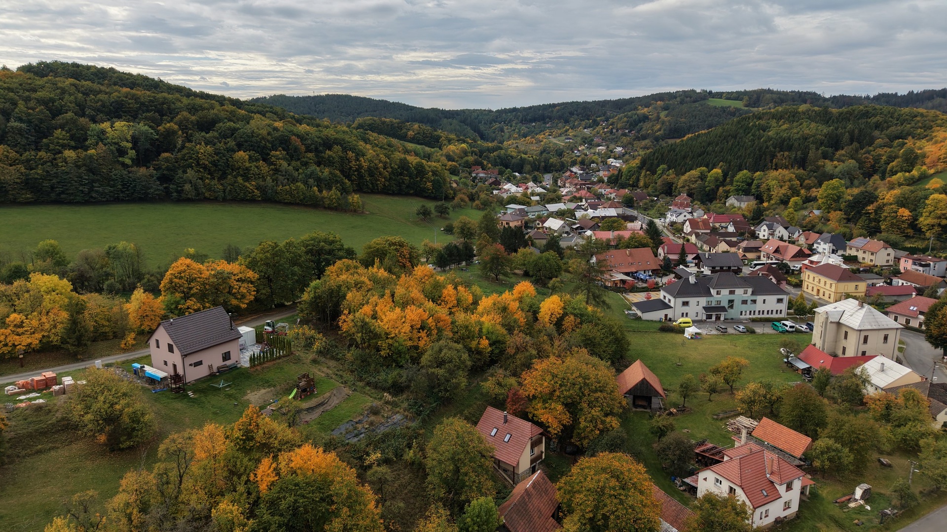 Prodej stavebního pozemku 750 m2, kompletně zasíťováno, Kašava, Hostýnské vrchy