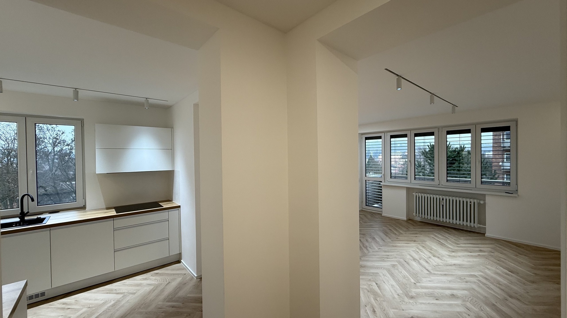 Pronájem novostavby bytu 2+1, 62 m2, balkón , sklep, parkování, Věžové domy, Zlín