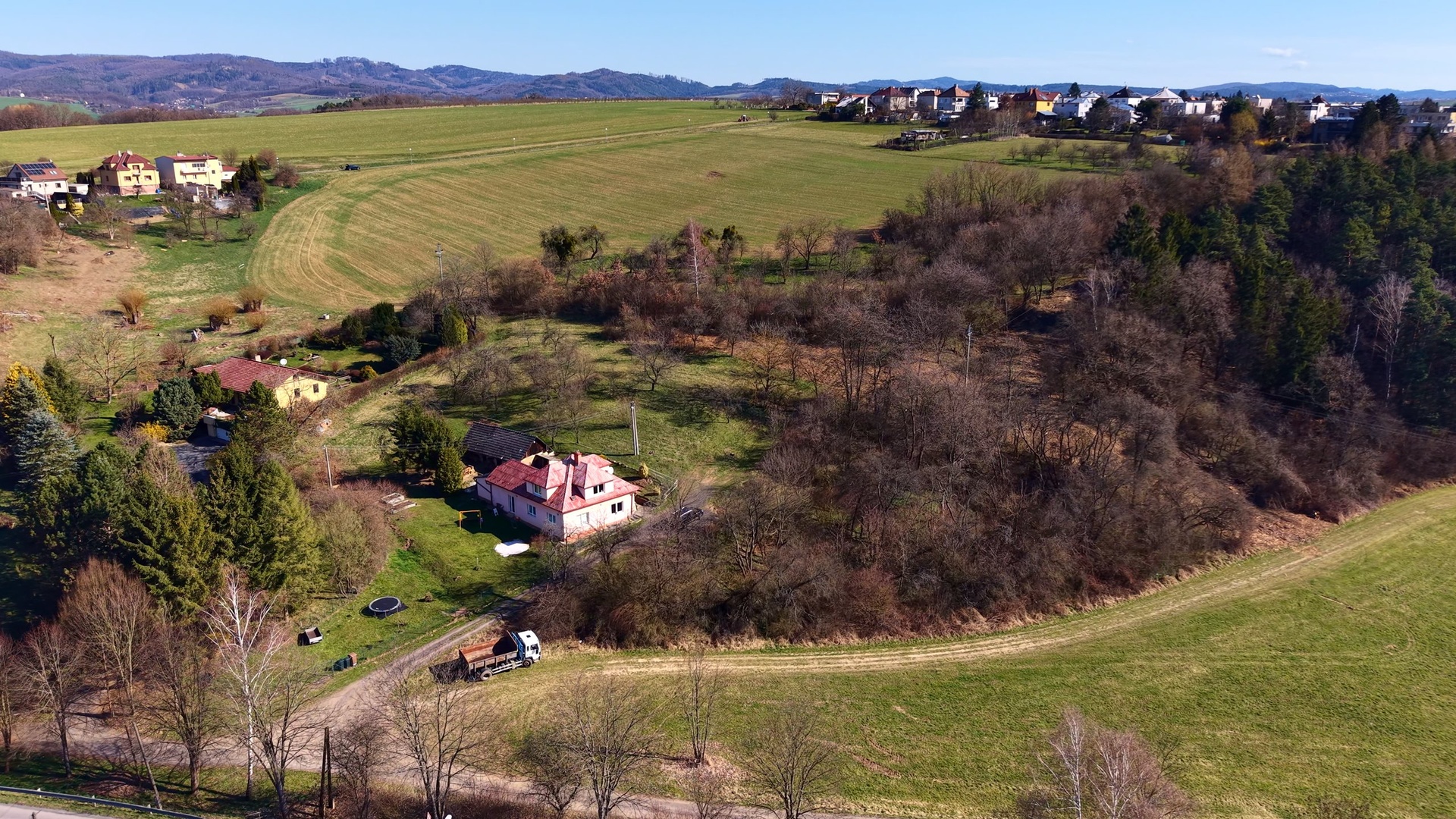Prodej zasíťovaného stavebního pozemku , 1359 m2, Kostelec u Zlína