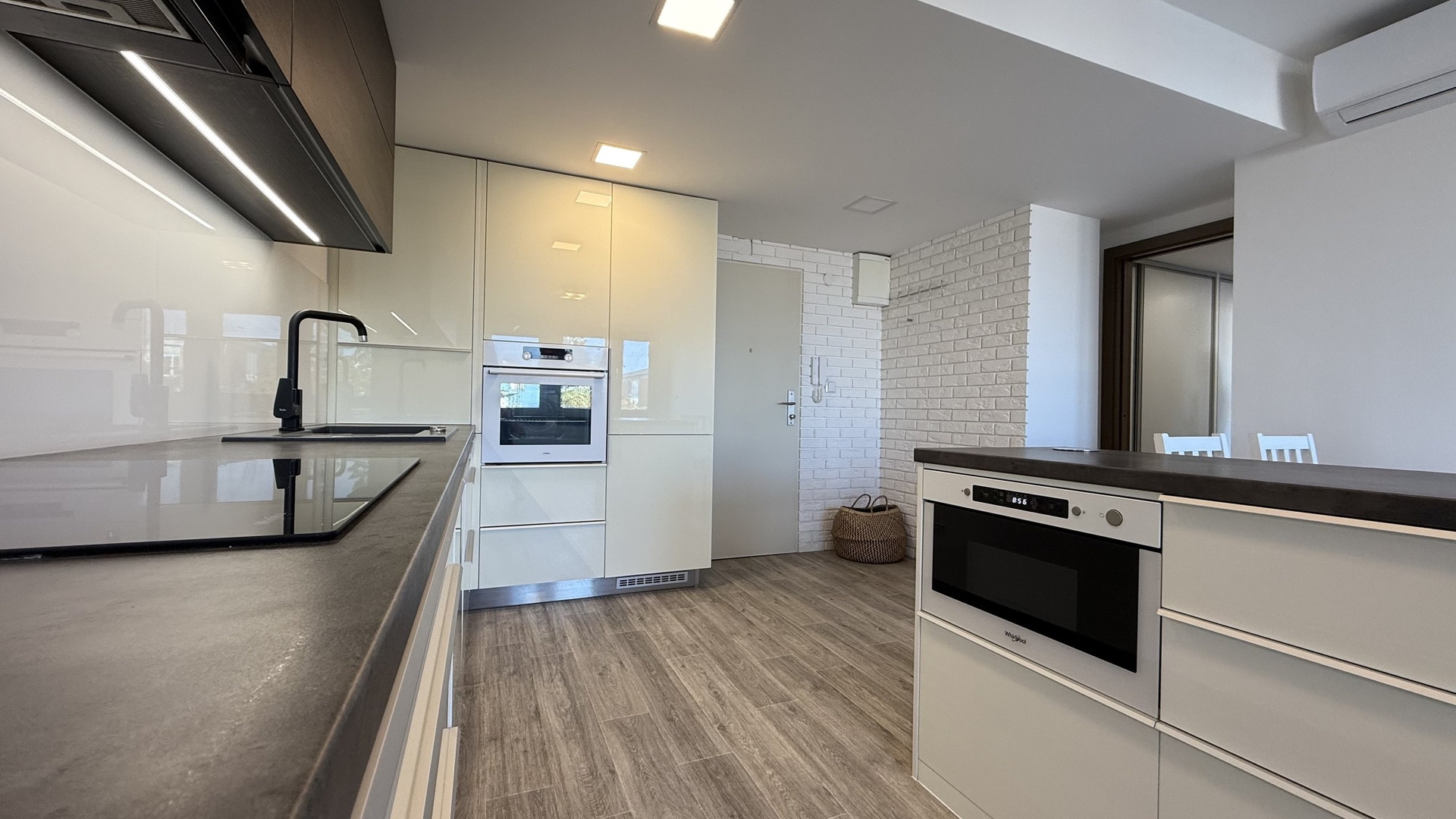Eichner Prodej bytu 3+kk, 79 m2, balkón, klimatizace, sklep, Kolektivní dům, Zlín