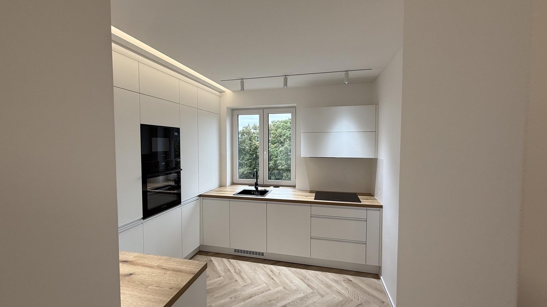 Pronájem novostavby bytu 2+1, 62 m2, balkón , sklep, parkování, Věžové domy, Zlín