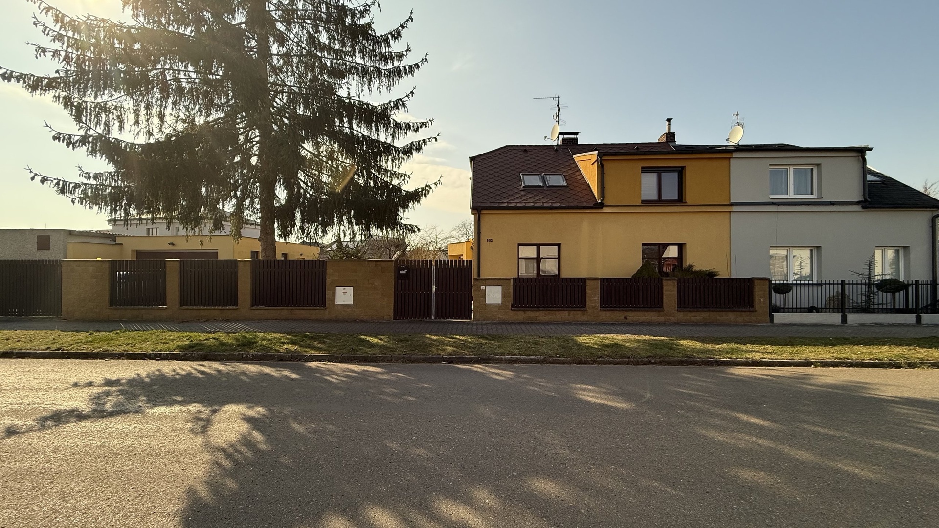 Eichner Prodej RD 5+1, 258 m2, pozemek 940 m2, zahrada, garáž, terasa, Plácky, Hradec Králové