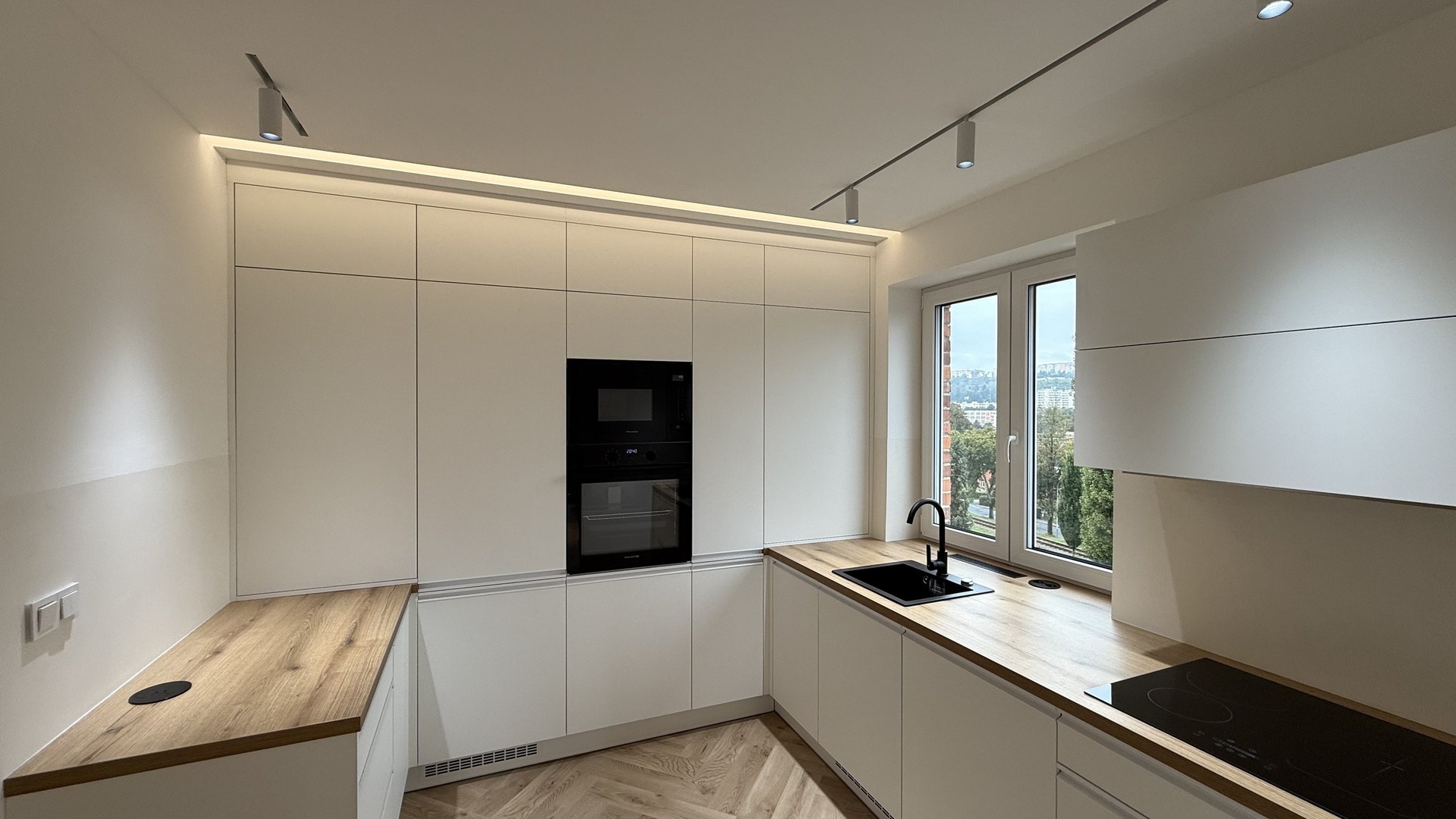 Pronájem novostavby bytu 2+1, 62 m2, balkón , sklep, parkování, Věžové domy, Zlín