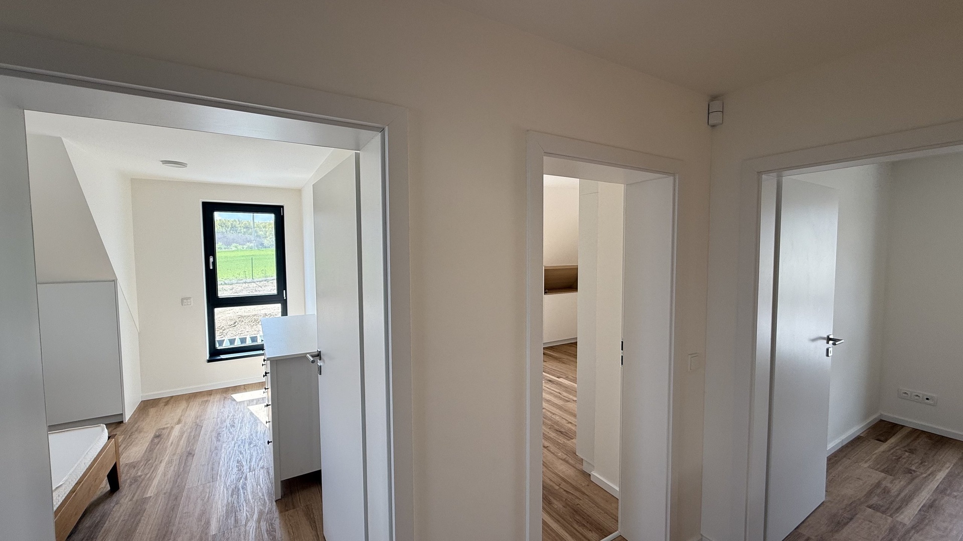 Prodej novostavby RD 5+kk,  124 m2, zahrada 719 m2, parkování, Panenské Břežany, Praha-východ