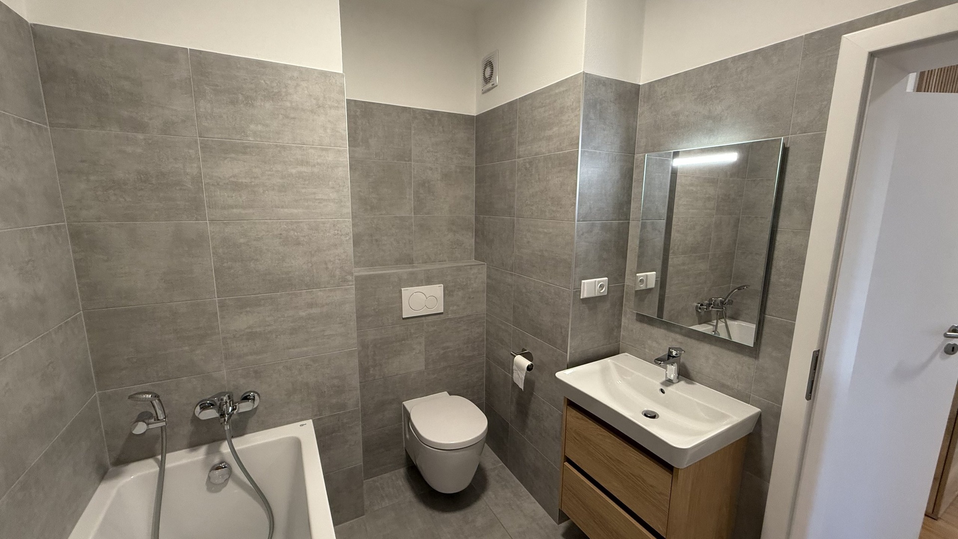 Pronájem bytu 3+kk, 77 m², novostavba, 2 balkóny, Komenského, Fryšták - Horní Ves